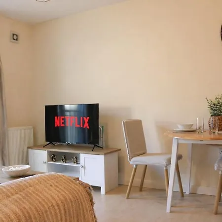 Modern Comfort 1br For 3 Free Parking Apartman *